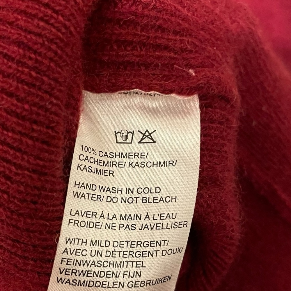 Saks Fifth Avenue Burgundy Cashmere Turtleneck Sweater Quite Luxury Size Medium - Picture 7 of 7